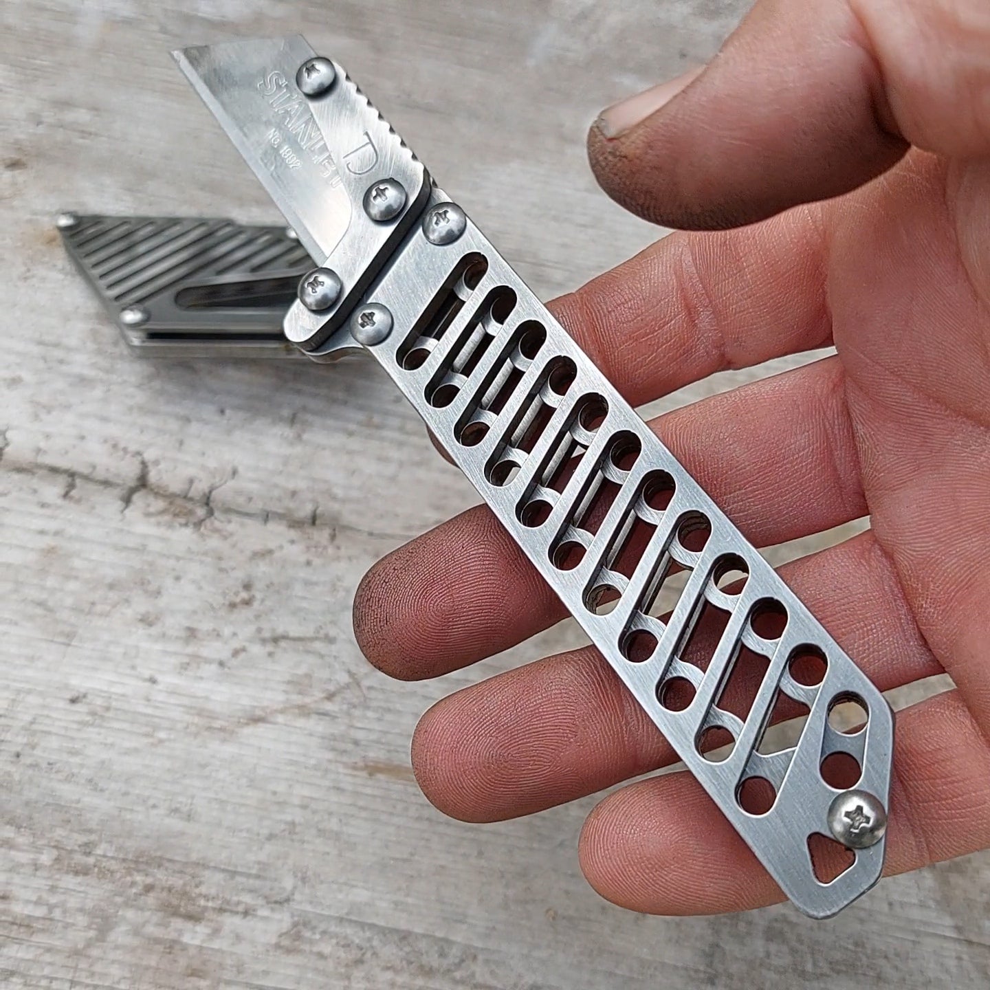TD Fixed Blade Large Utility Knife - Slots