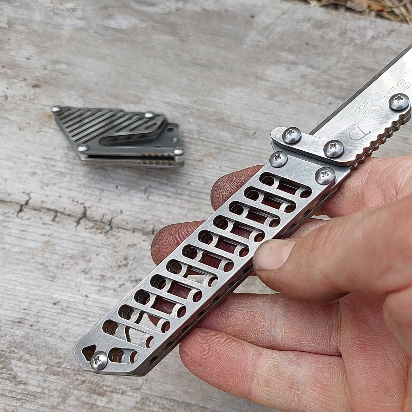 TD Fixed Blade Large Utility Knife - Slots