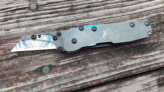 Teale Designs Tools Utility Folder - Tumbled Blackend Blue Ano