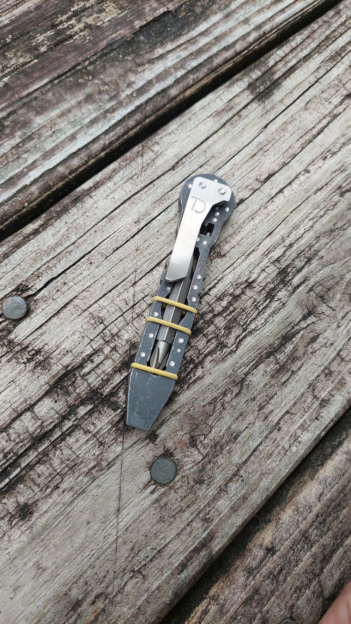 TD Stainless Steel Pry Bar - Blackened Dimpled Skull Pry