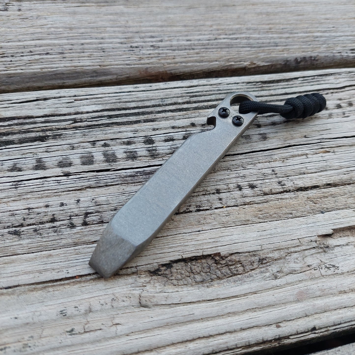Teale Designs Tools Titanium Pocket Pry Bar - Stonewashed Flamed Clip