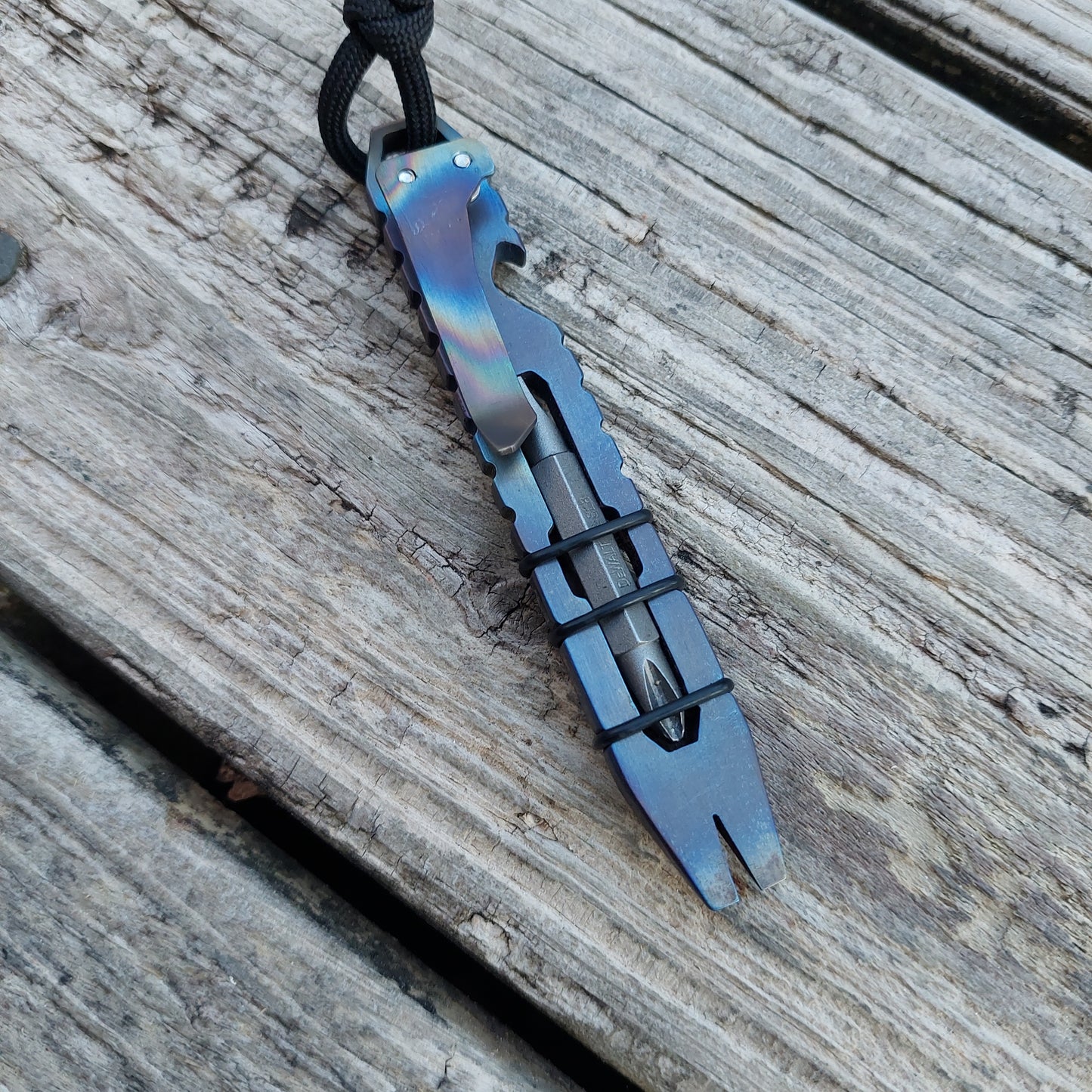 Knurls Fork Titanium Pry Bar - Flamed