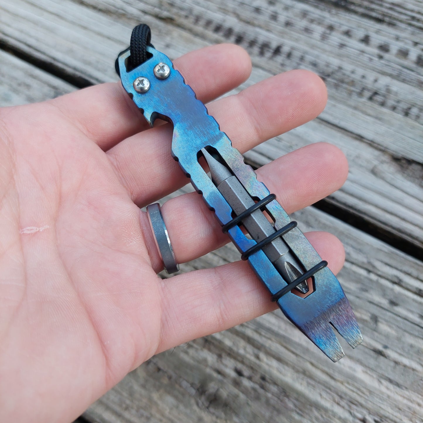 Knurls Fork Titanium Pry Bar - Flamed