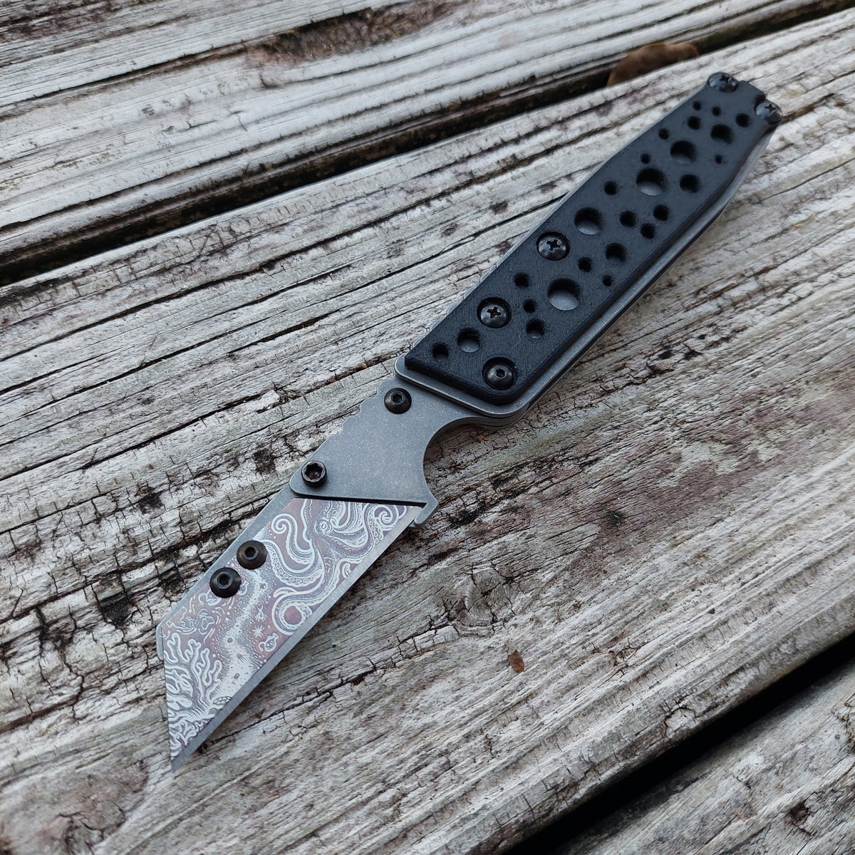 TD Tools Utility Knife Old Skool Friction Folder - Stonewashed Carbon Fiber Random