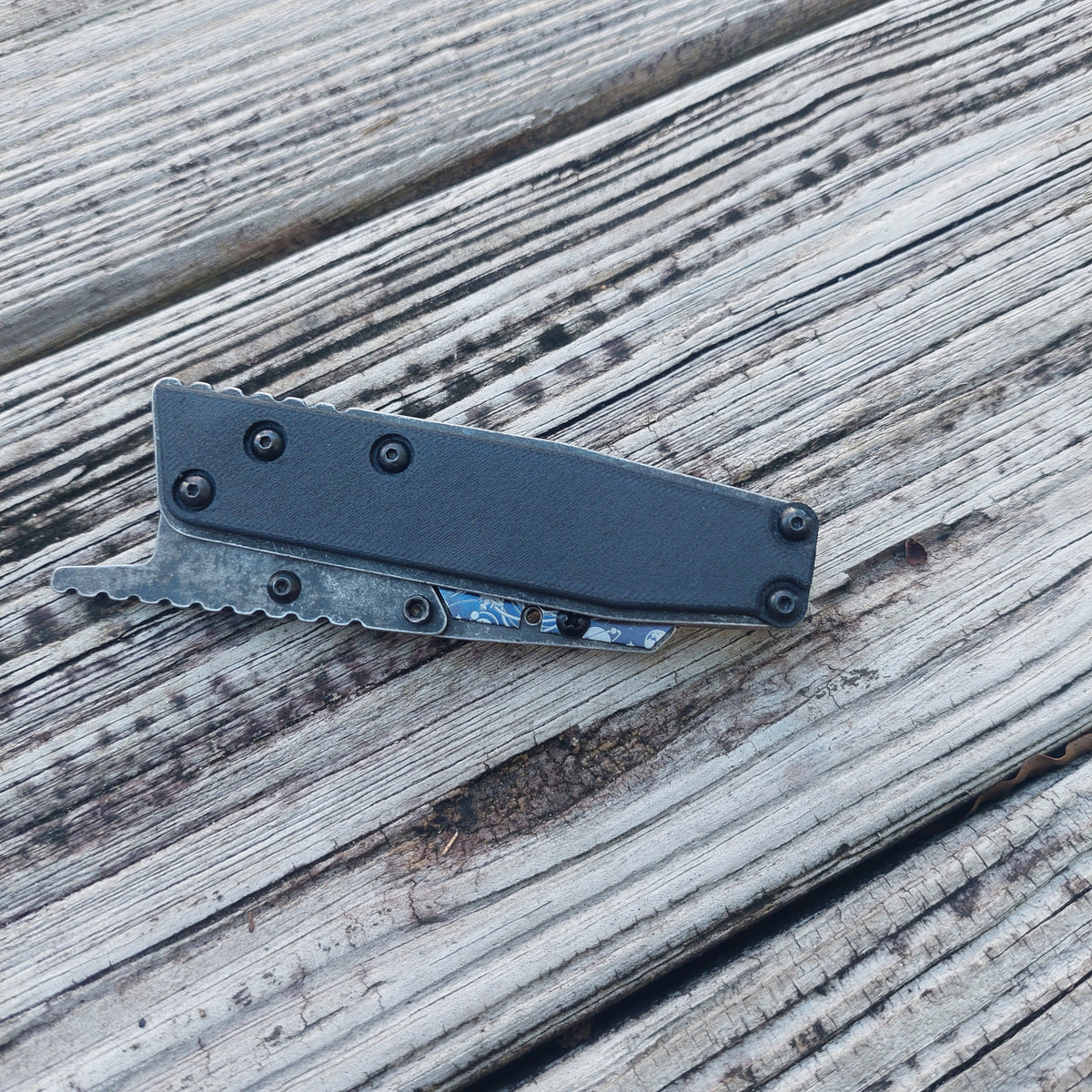 TD Tools Utility Knife Old Skool Friction Folder - Tumbled Black Oxide Carbon Fiber