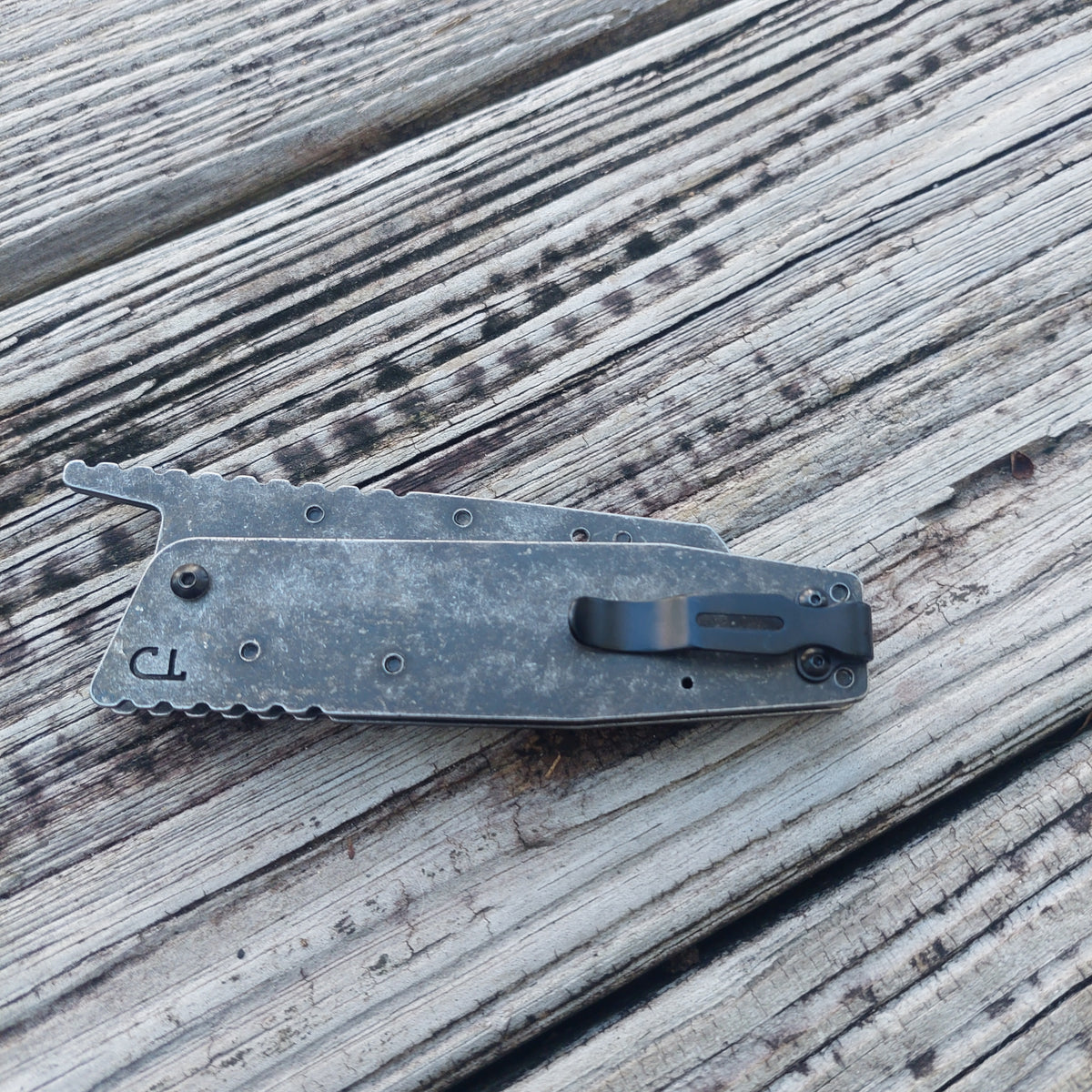 TD Tools Utility Knife Old Skool Friction Folder - Tumbled Black Oxide Carbon Fiber