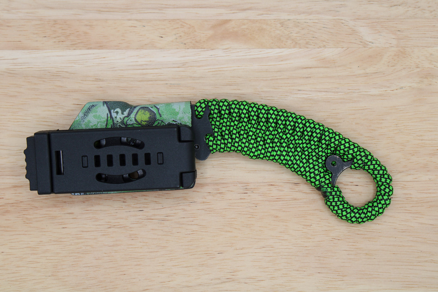 TD Tools Para-K.U.K - Fixed Blade Paracord Karambit Utility Knife Kydex Sheath - Zombie Green